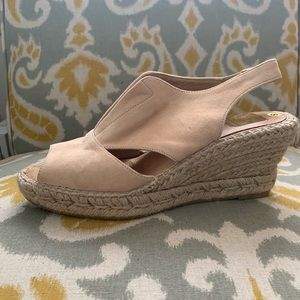 8 Women’s Tan/Pink suede Kanna wedges